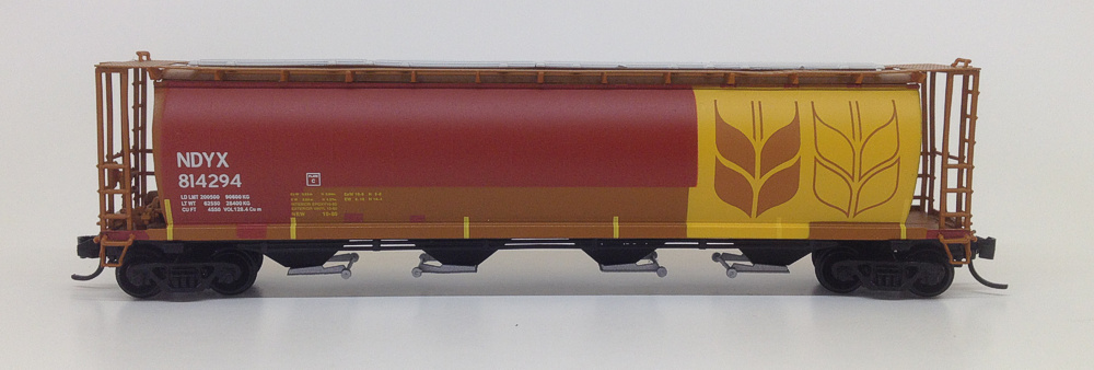 InterMountain N Scale 65212 Canadian Pacific Script Cylindrical Covered Hopper 